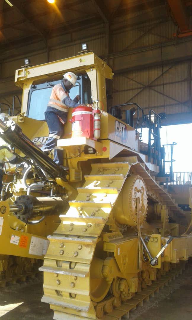 Heavy equipment repair and maintenance on mining machinery